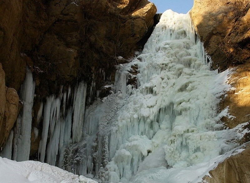 آبشار شلماش در زمستان